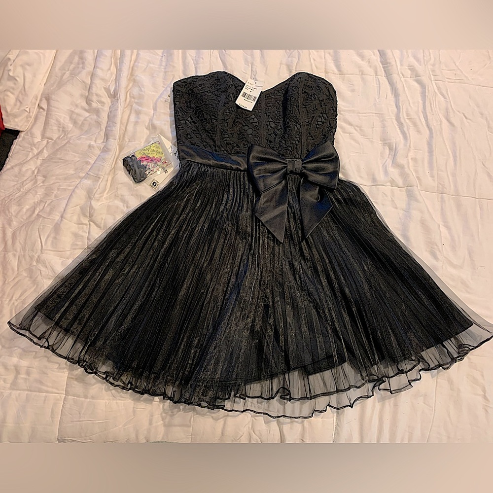 Betsey Johnson sz 4 black cocktail dress